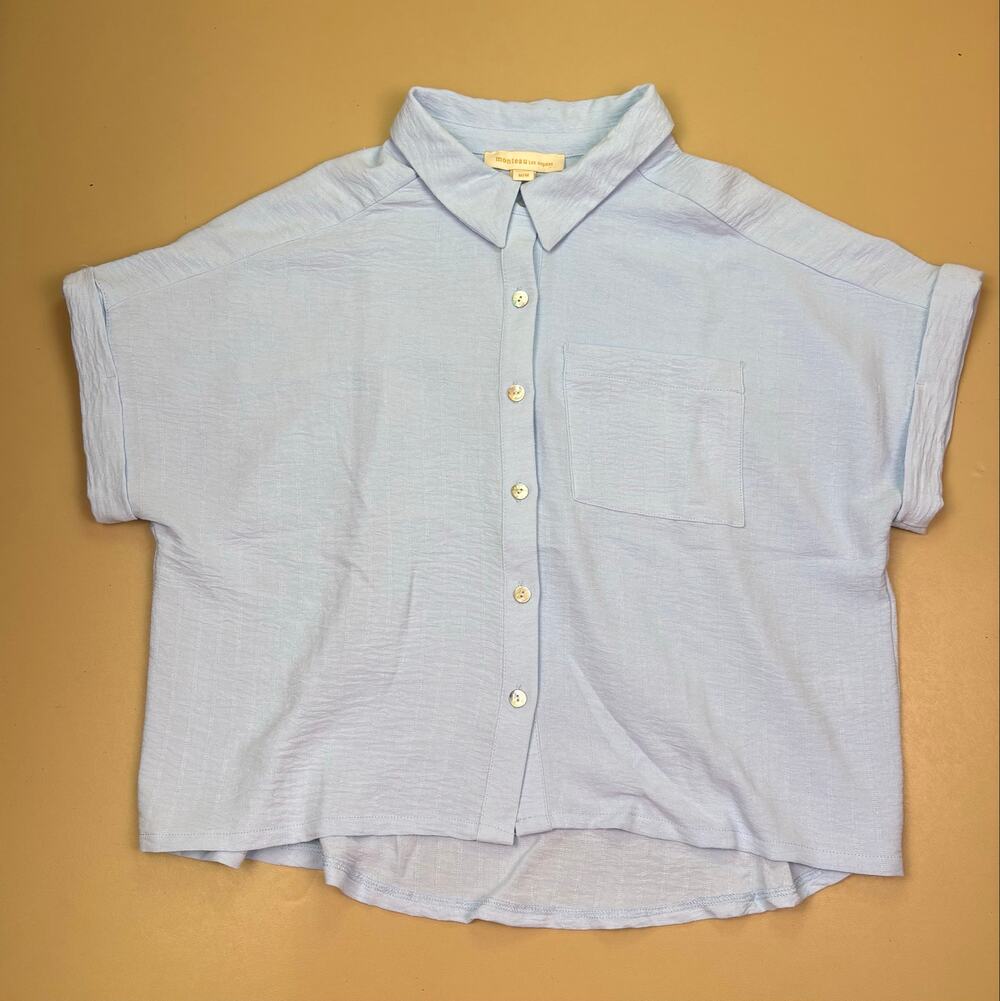 Monteau Los Angeles Women’s Medium Blue Button Front Short Sleeve Blouse NWOT